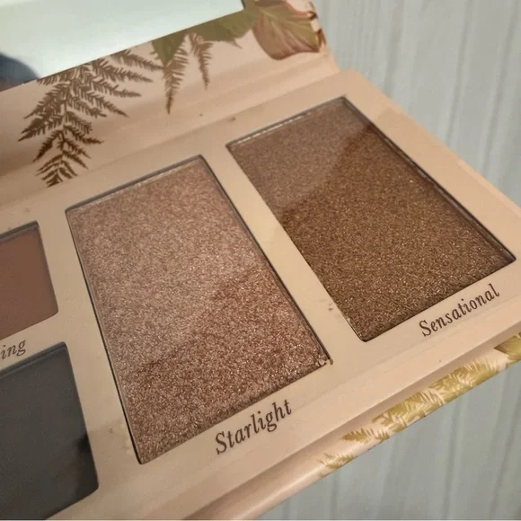 NIB‼️ Laura Geller Laura’s Essentials Soft Satins Matte Eyeshadows & Highlighter - Picture 6 of 6